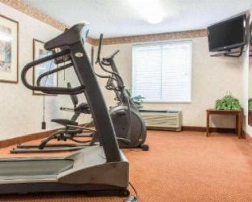 Quality Inn Geneseo image 17