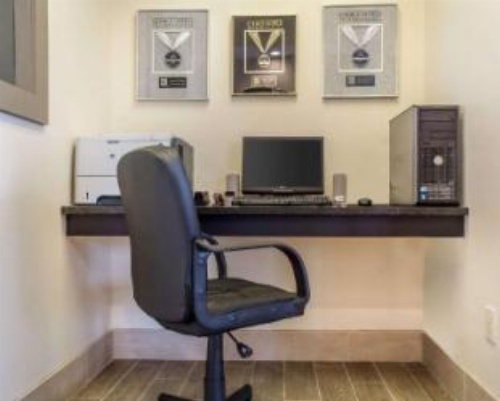 Quality Inn Geneseo image 18